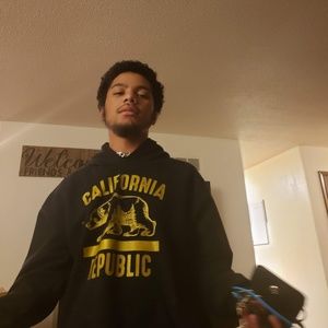 Meet your Posher, Tomas